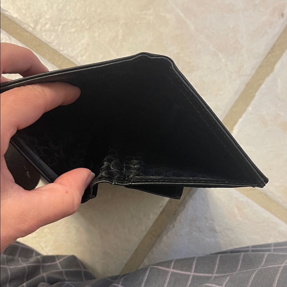 Coach Black Signature Continental Wallet - Picture 4 of 4